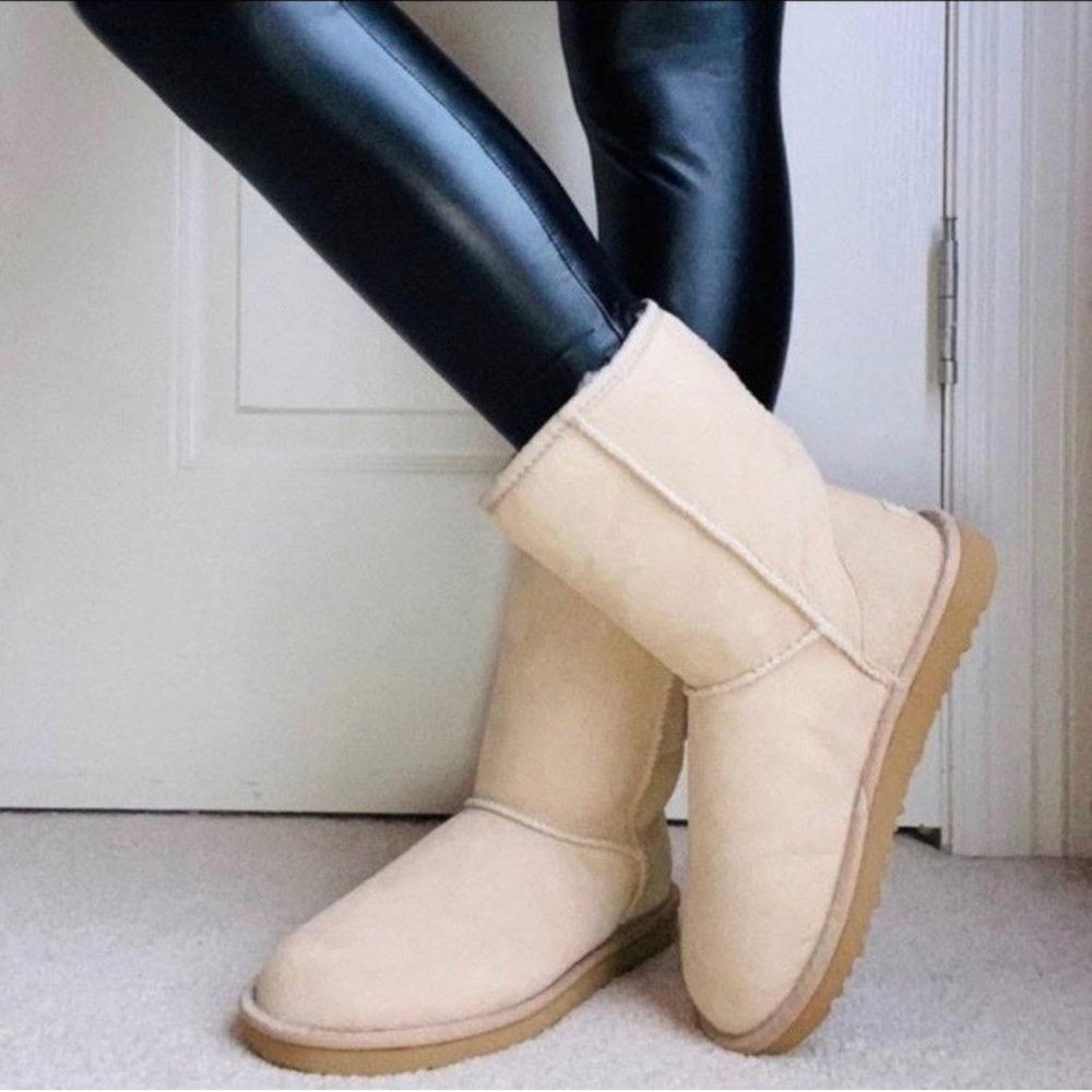 Women’s UGG Classic Boots Short